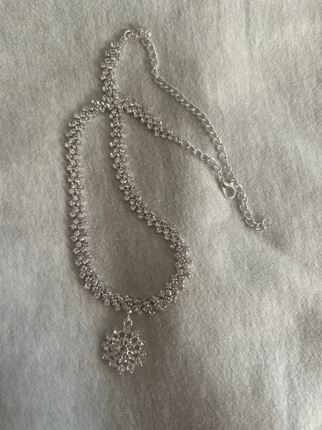 Sparkly Choker Necklace with Star Pendant