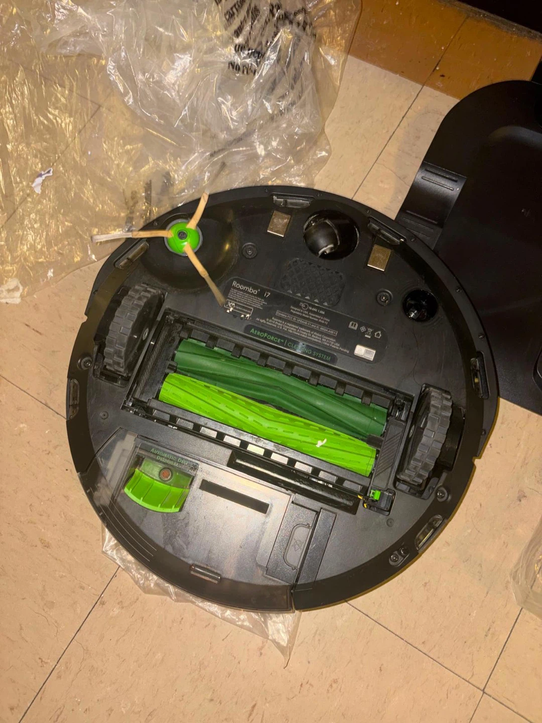 iRobot Roomba i7 Robot Vacuum with Clean Base - photo 4