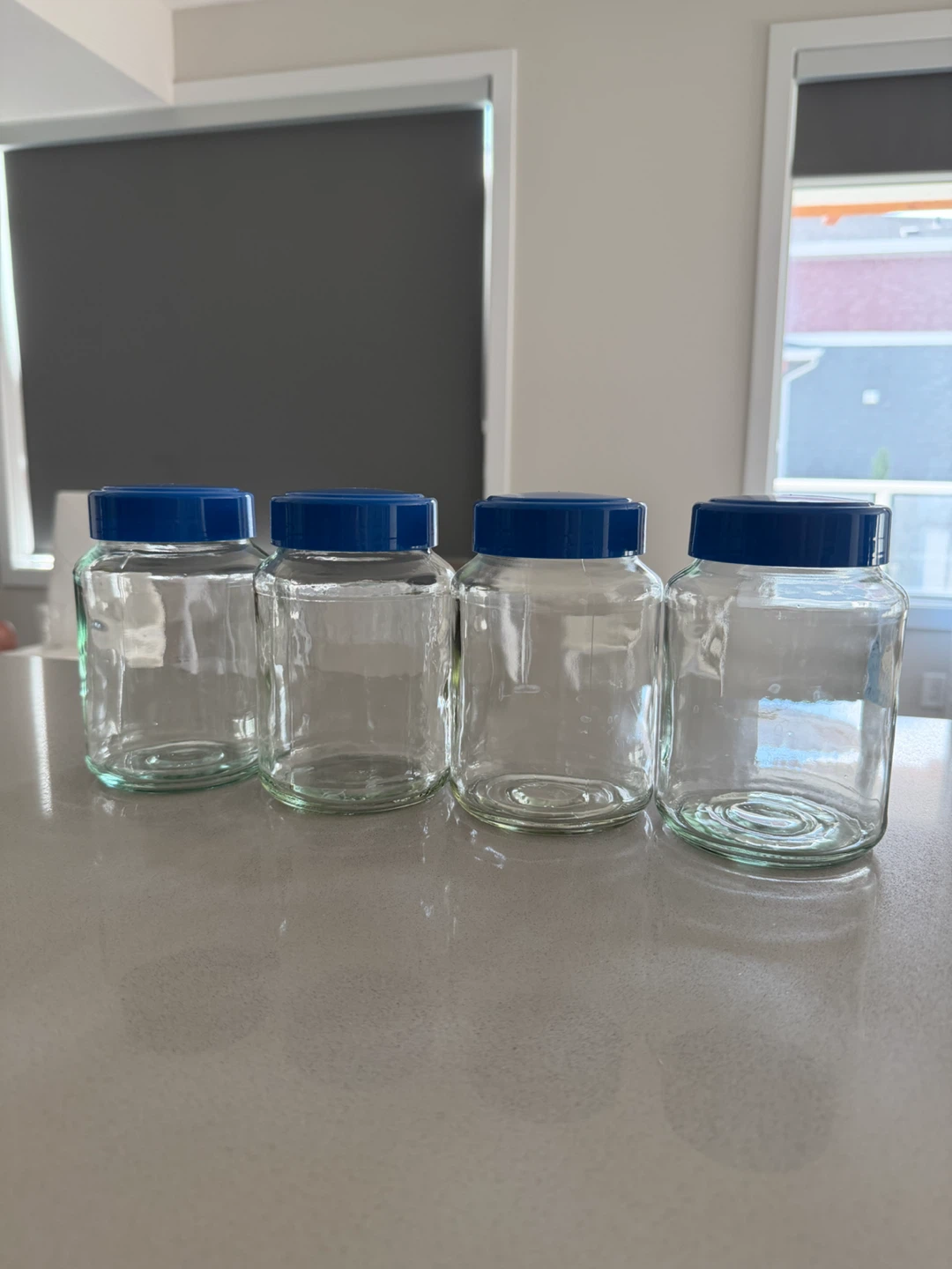Set of 4 Clear Glass Jars (200 g) with Blue Lids - photo 3