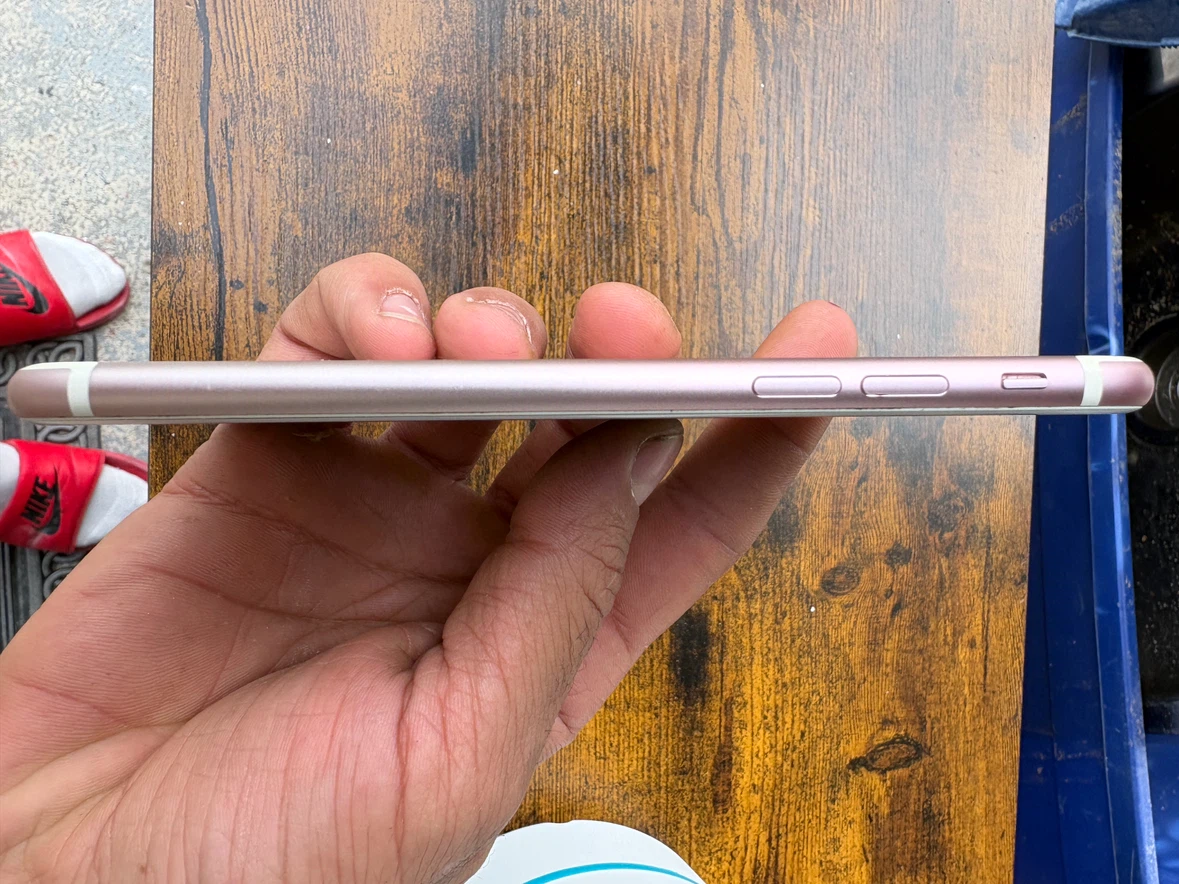 Rose Gold iPhone 7 - 32GB