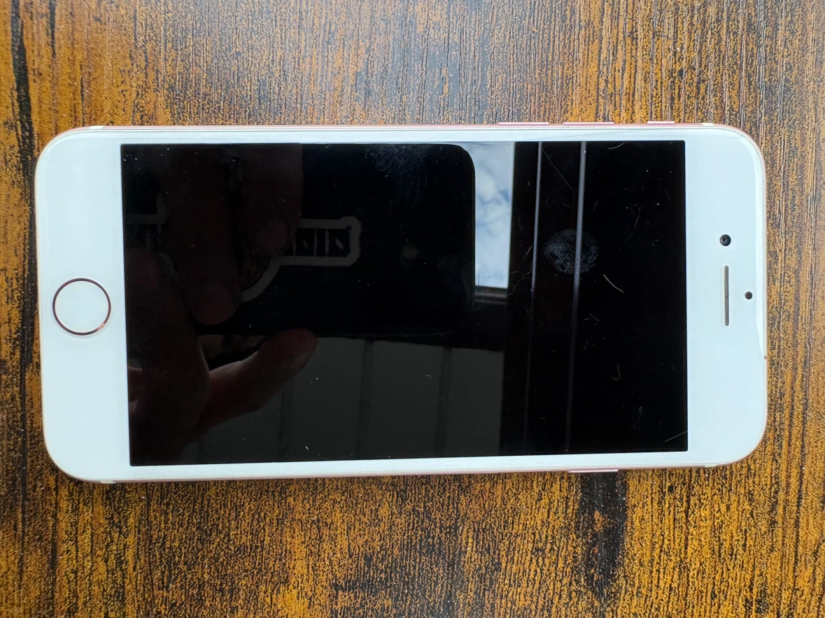 Rose Gold iPhone 7 - 32GB - photo 2