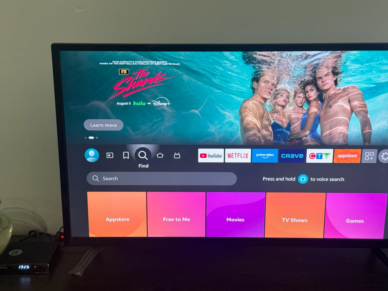 Insignia 32” 1080p Full HD Smart Fire TV + Acecom IPTV Box - photo 2