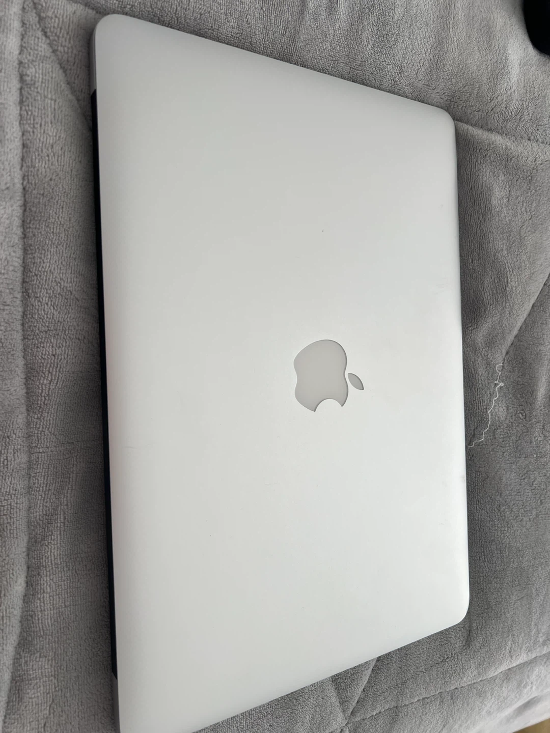 Apple MacBook Air 13 inch (2017) Barely Used - photo 2