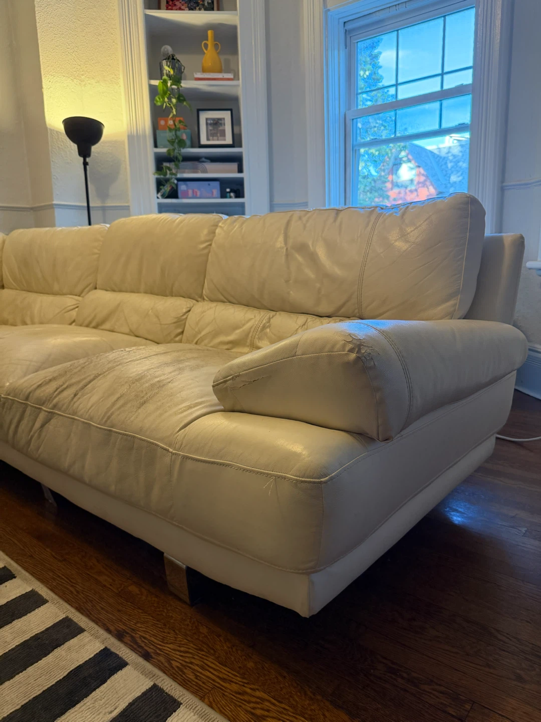 Large Cream Leather Sectional Sofa - photo 4