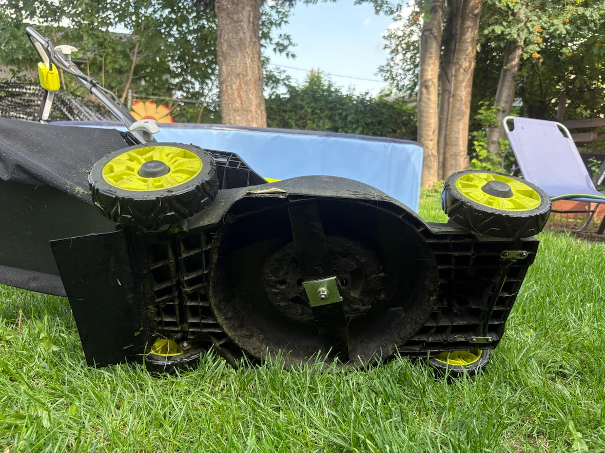 Ryobi 13” lawnmower /w 4ah battery & charger - photo 3