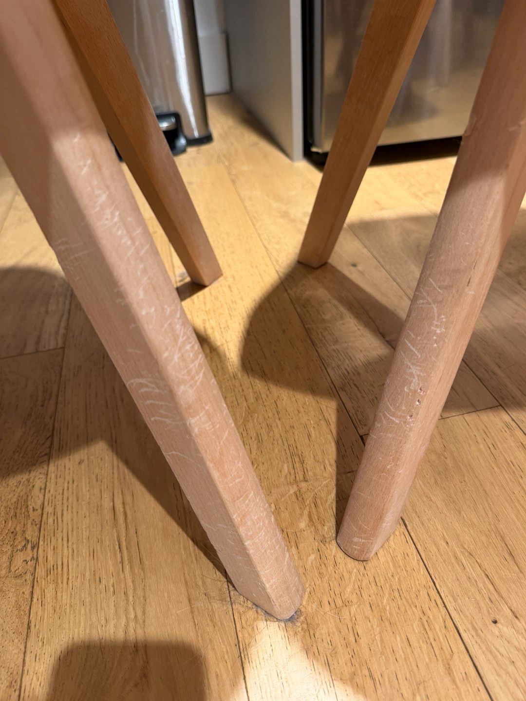 Set of 4 White Dining Chairs with Wooden Legs - photo 2