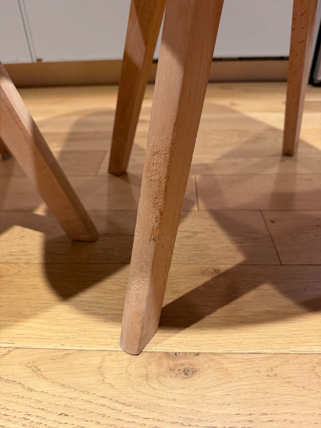 Set of 4 White Dining Chairs with Wooden Legs - photo 3
