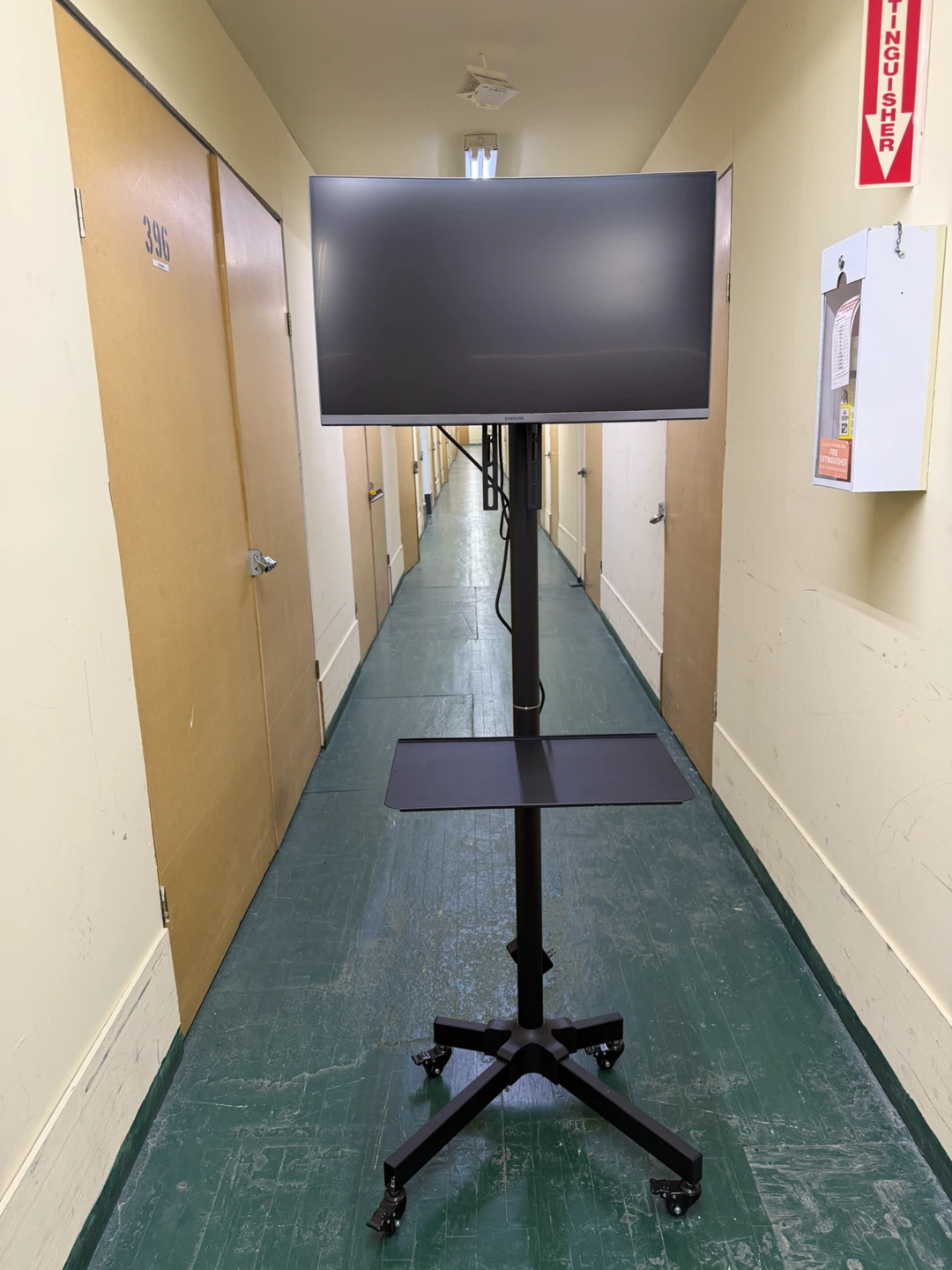 Samsung 43” Curved Monitor/TV on Mobile Rolling Stand with Shelf