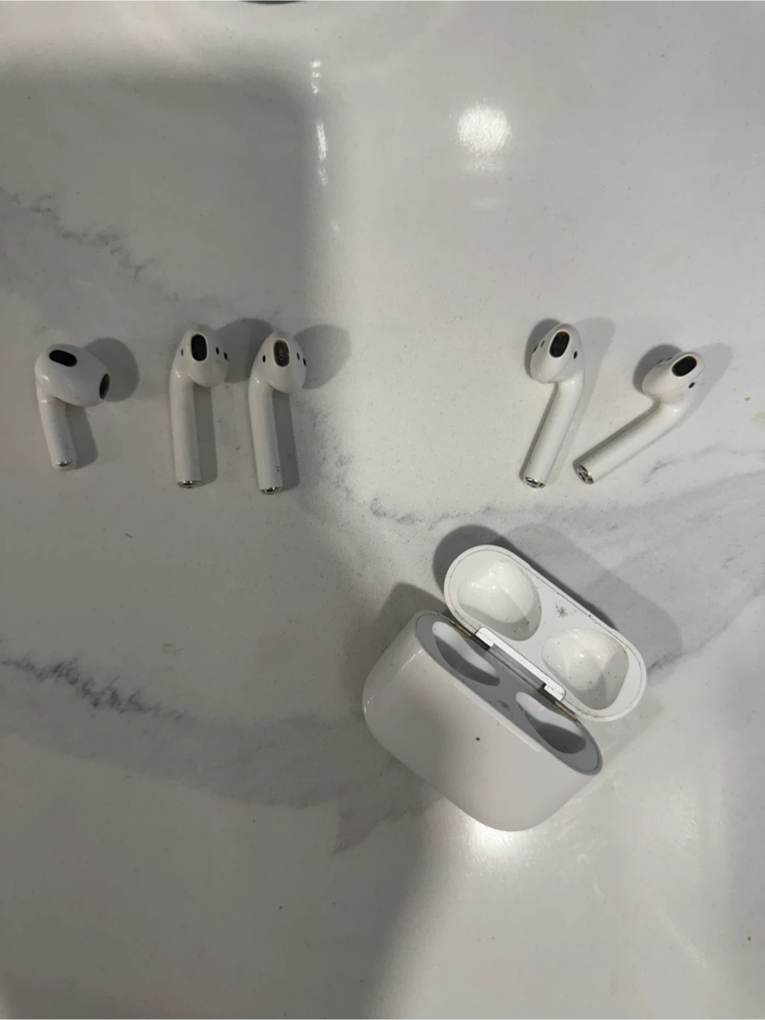 5 Airpods & A Case.. ♻️