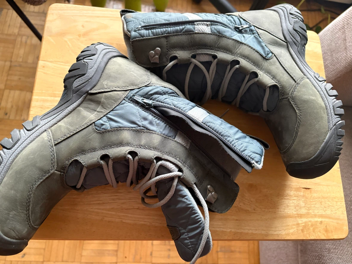 KEEN Women's Hoodoo  Winter  Boots - Size 8.5 Wide (Waterproof)