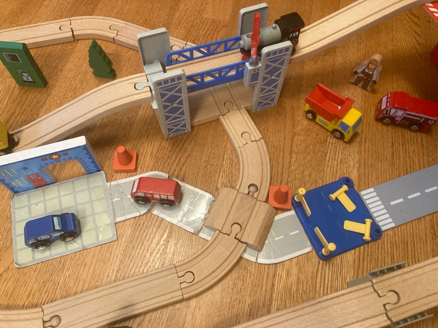 Imaginarium Express Rescue Train Set - photo 2