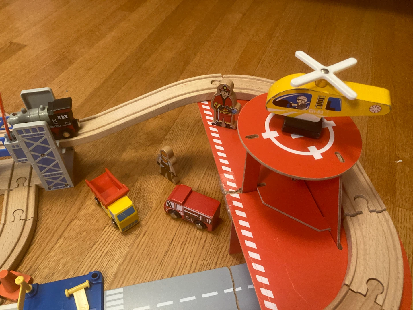 Imaginarium Express Rescue Train Set - photo 3