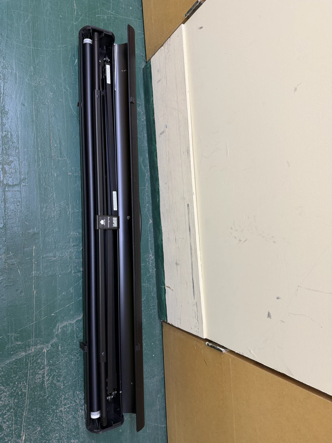 Portable Pull-Up Projector Screen - photo 2