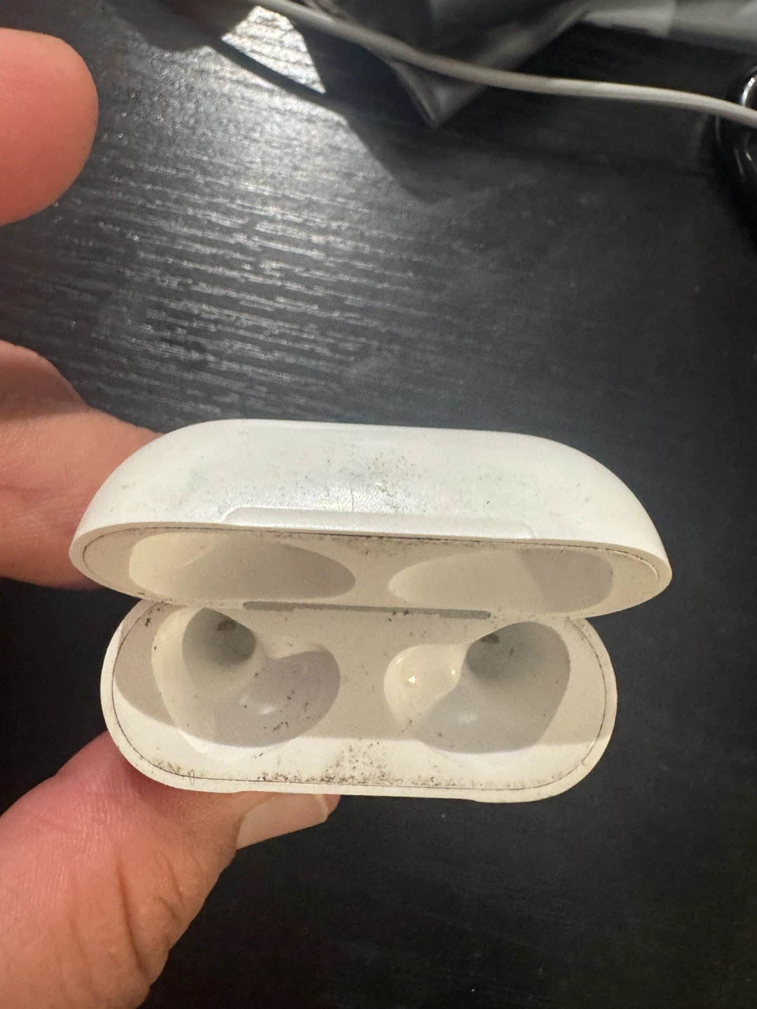 AirPods gen 2 case