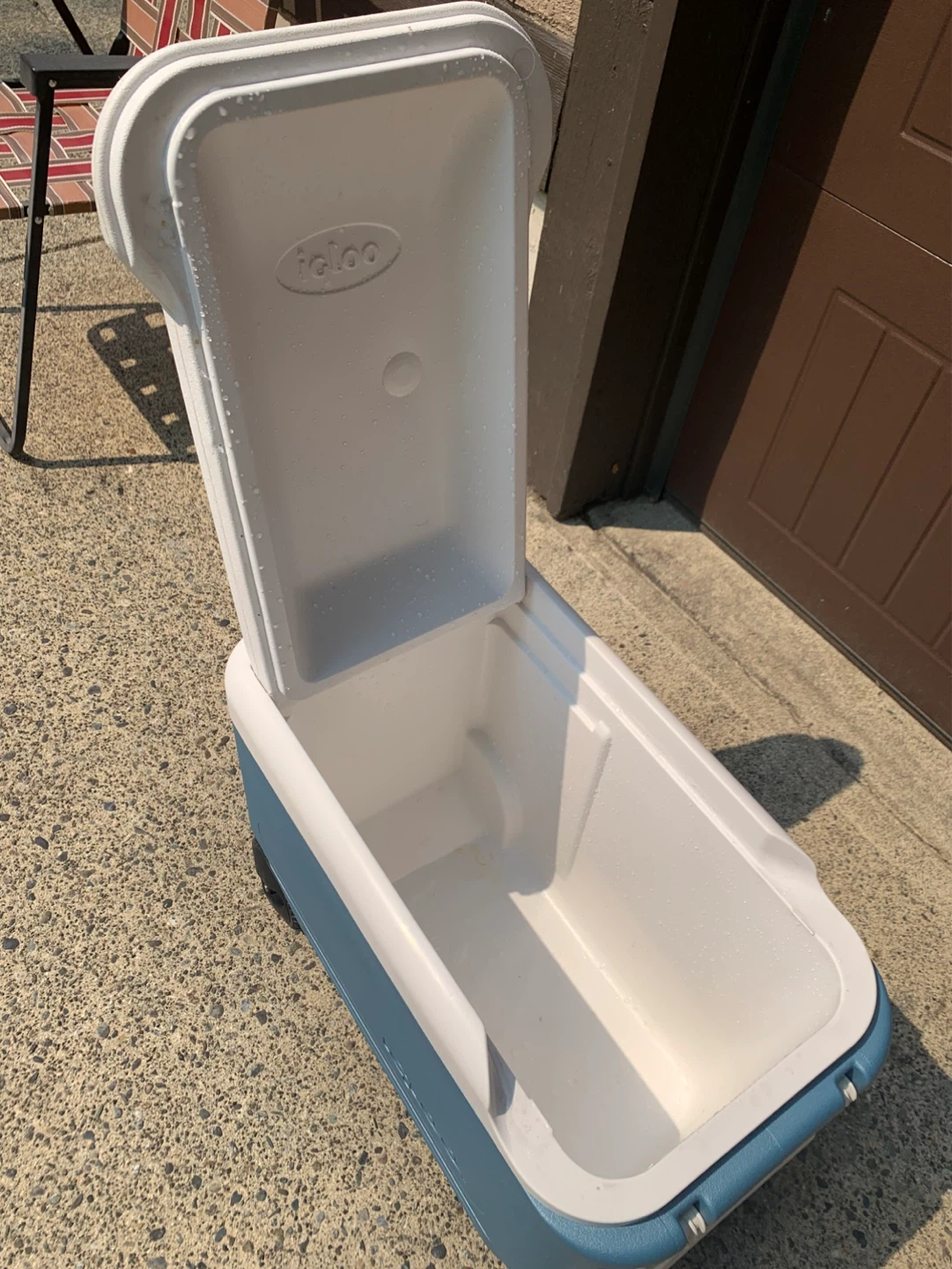 Igloo Cooler with Wheels - photo 4