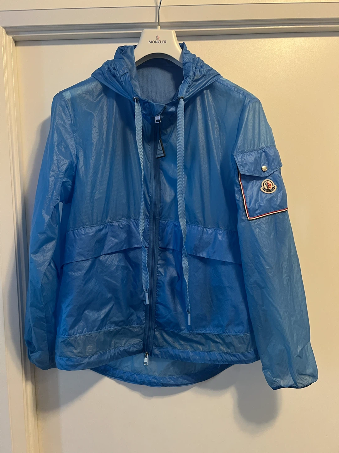 Moncler ebizo logo print hooded jacket - photo 2