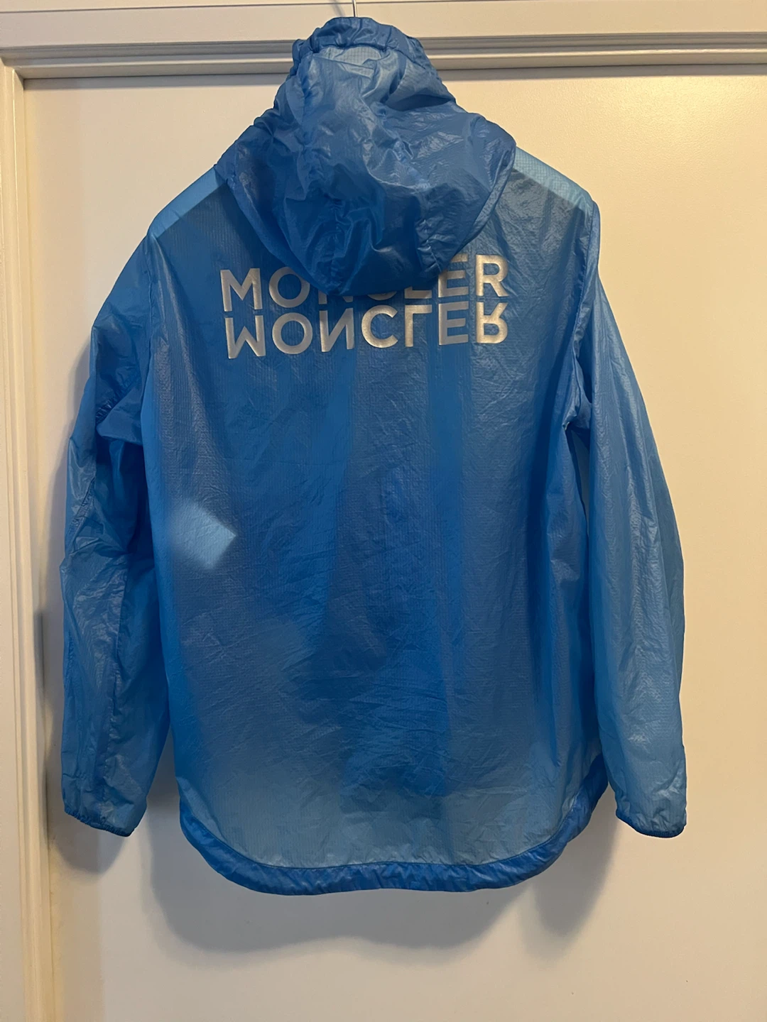 Moncler ebizo logo print hooded jacket - photo 3