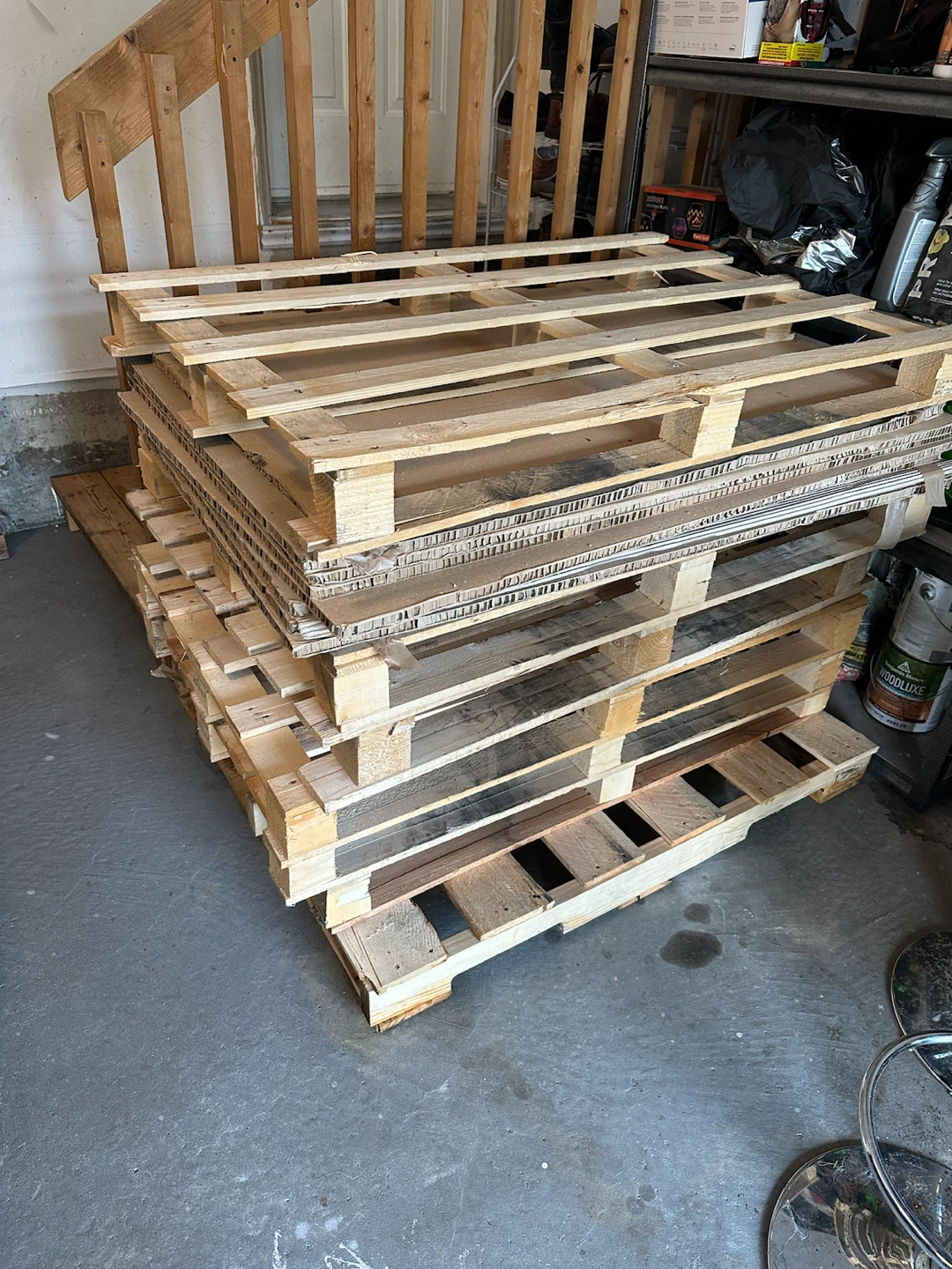 Free wooden skids, pallets - photo 2