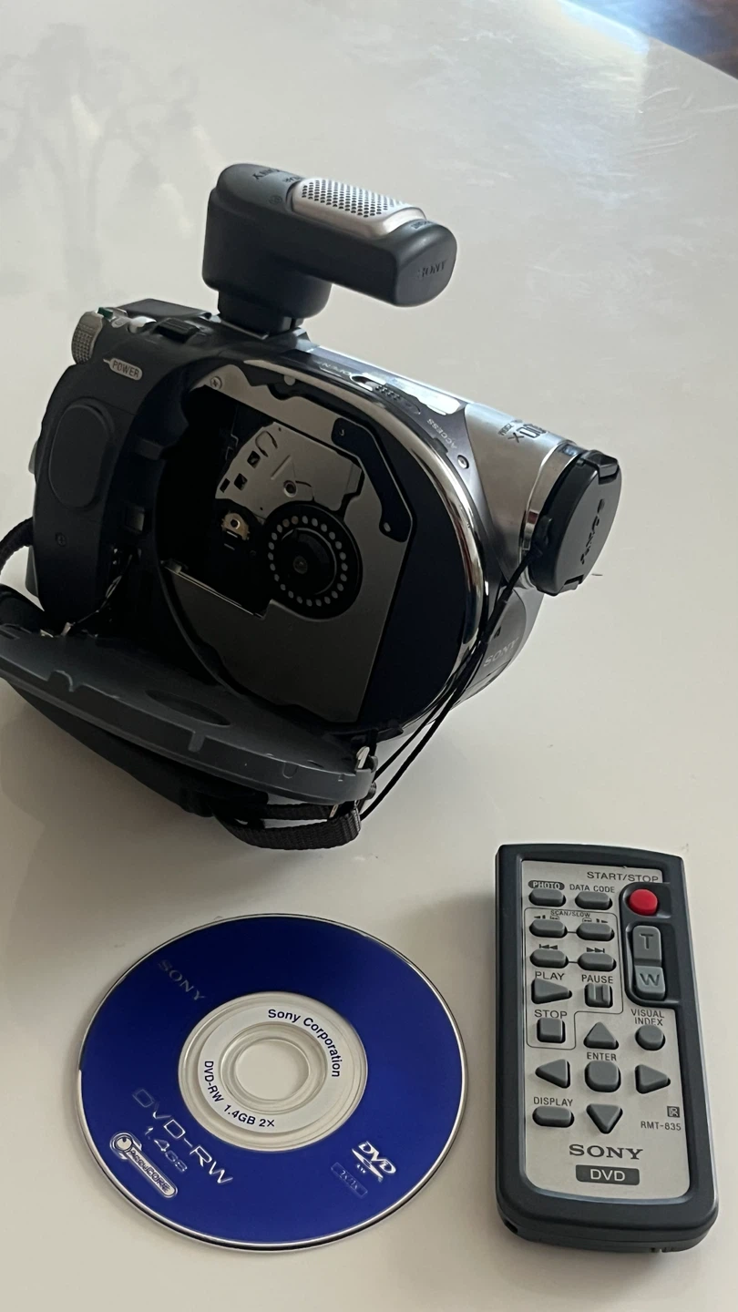Sony Handycam DVD Camcorder with Remote and Disc - photo 2