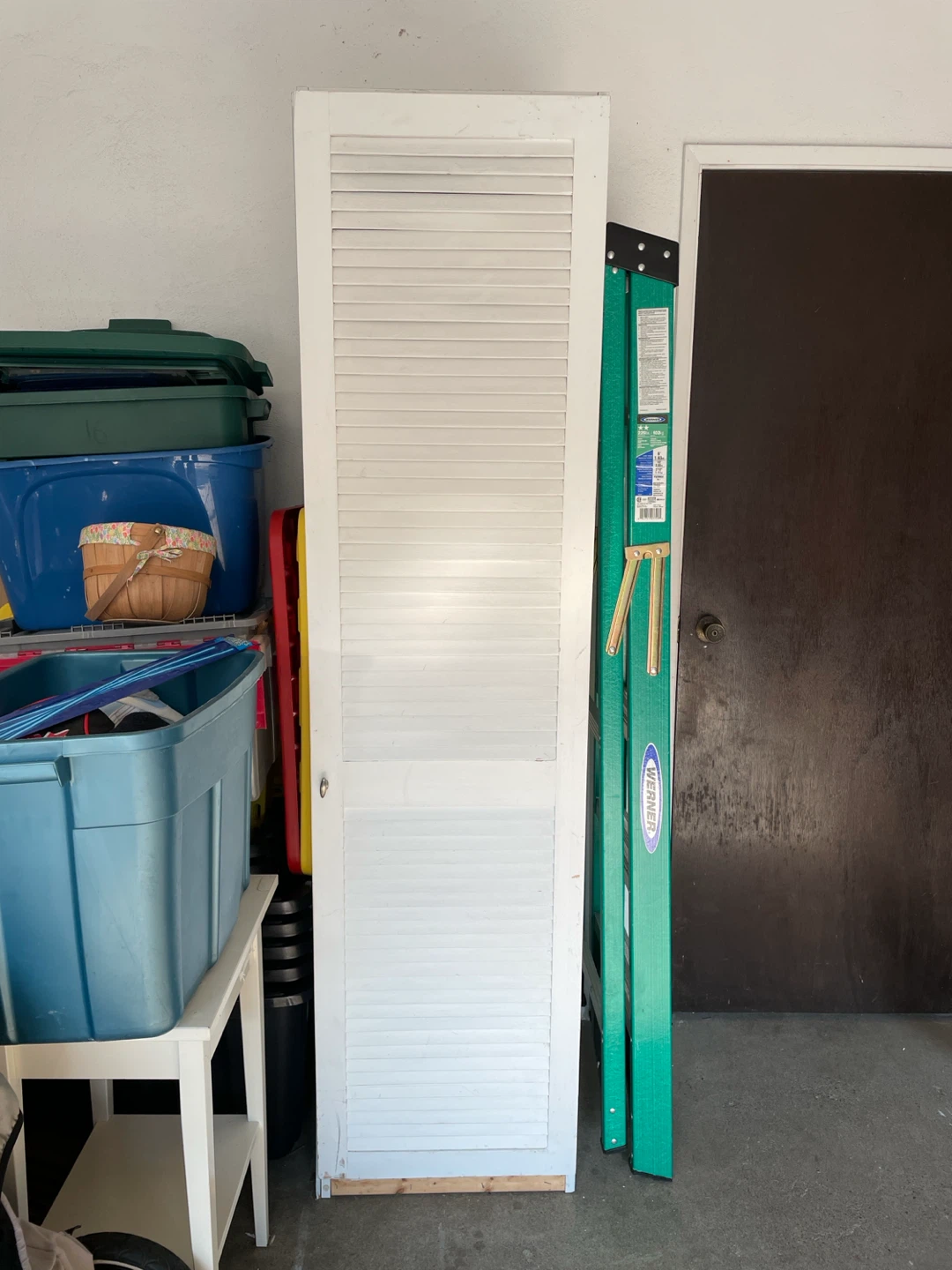 2 White Storage Cabinets with baskets $50 each or both for $80 - photo 2