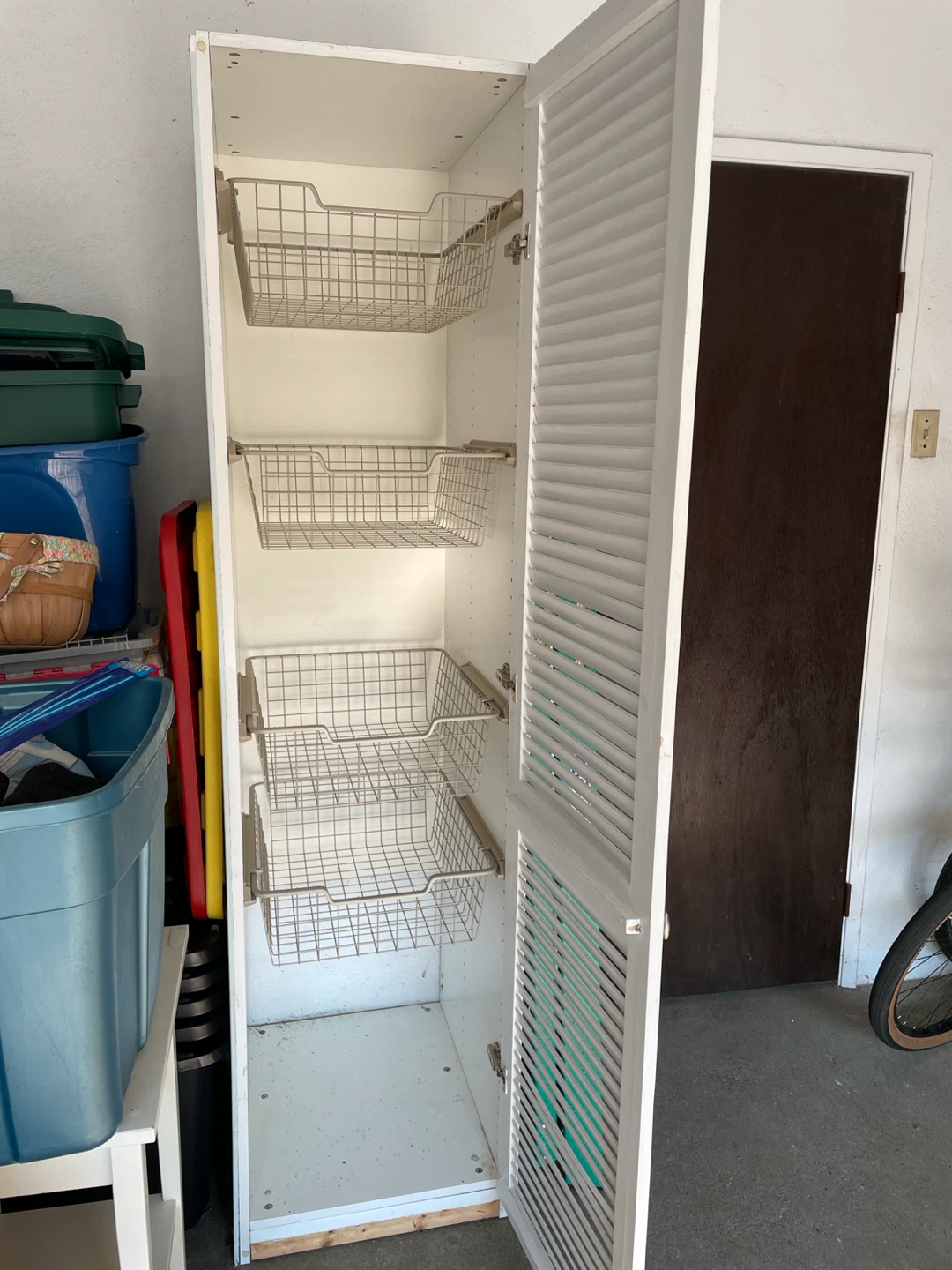 2 White Storage Cabinets with baskets $50 each or both for $80 - photo 3