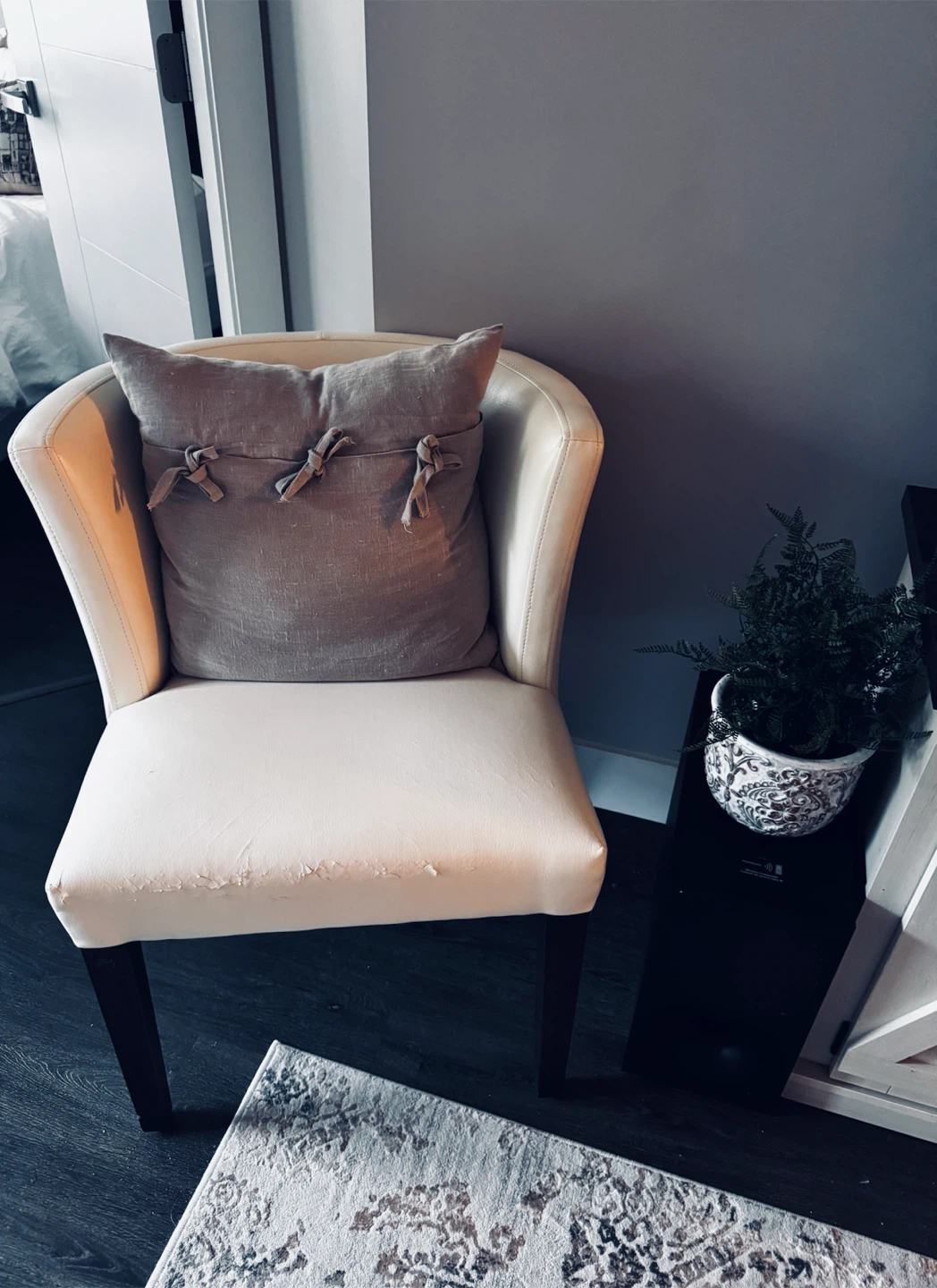 Cream Accent Chair - photo 2