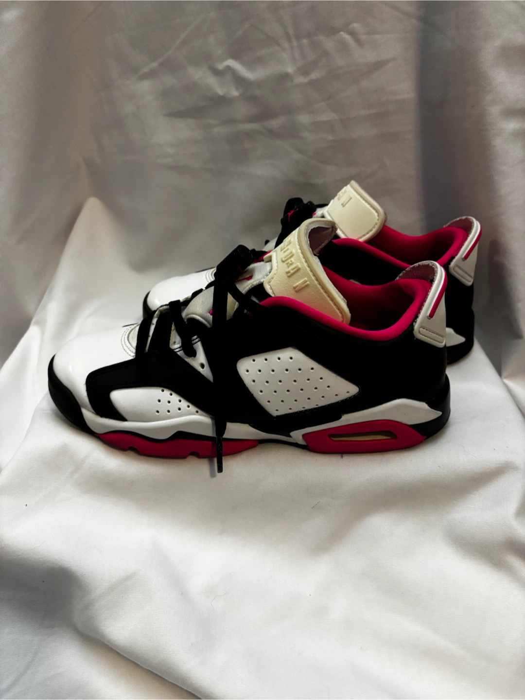 Nike Air Jordan 6 Retro Low "Fierce Pink" sneakers - size 4.5Y - photo 2