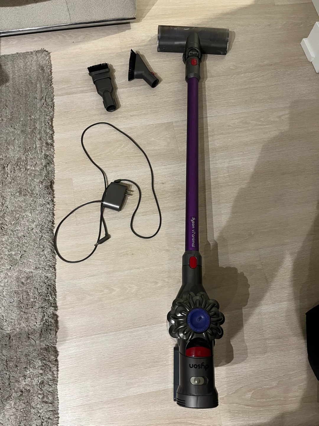 Dyson v7 vacuum cleaner