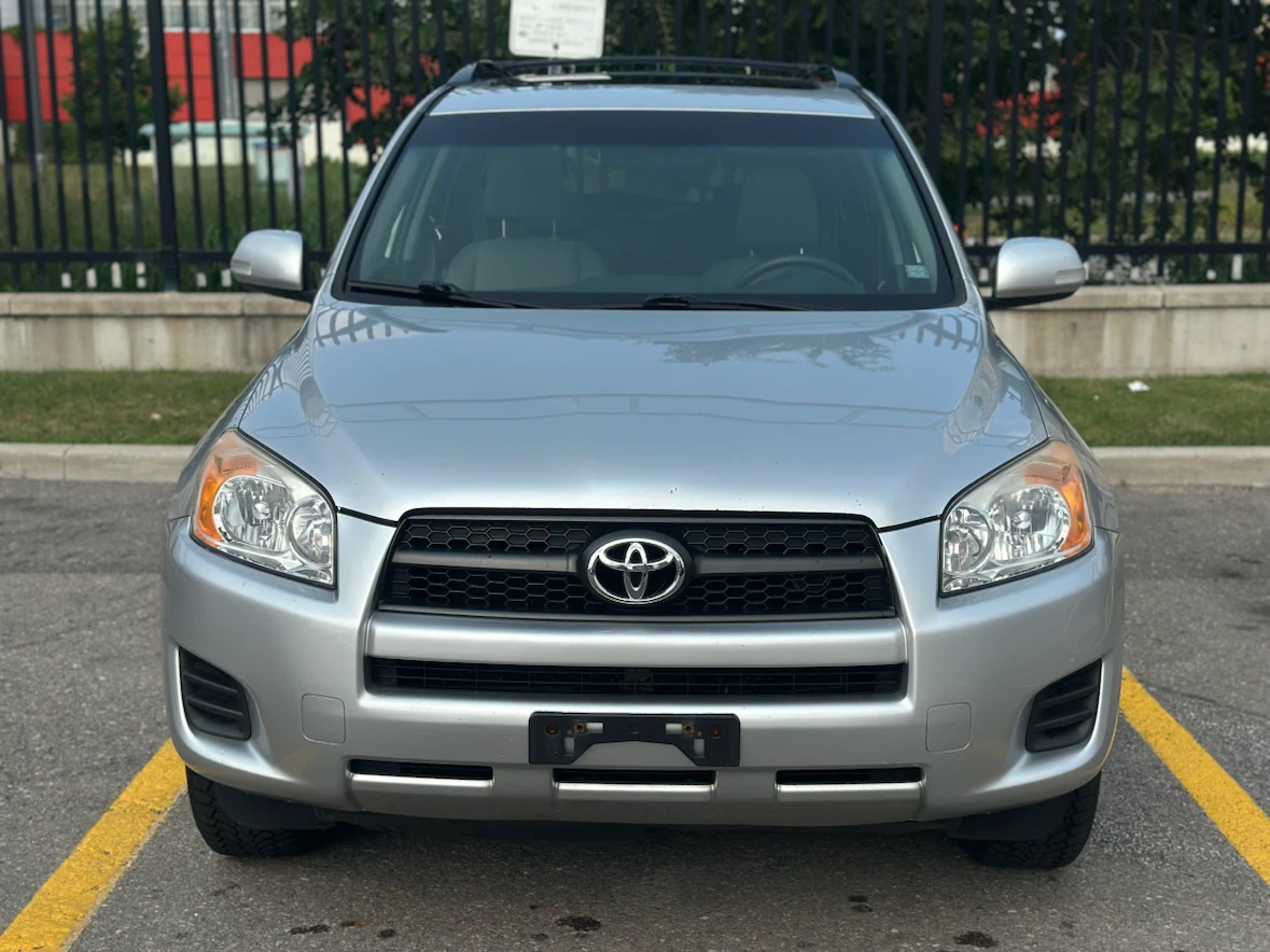 2011 Toyota Rav4 - photo 2