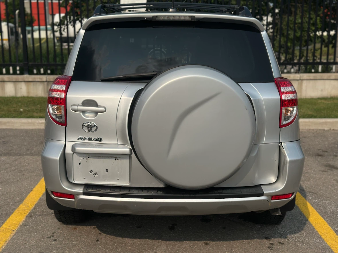 2011 Toyota Rav4 - photo 5