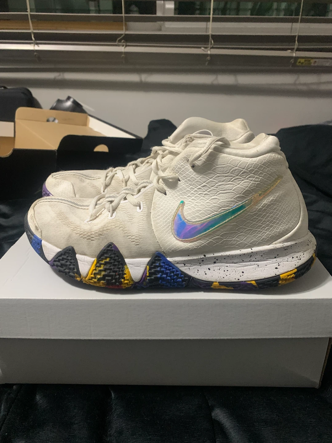 Nike Kyrie 4 White Basketball Shoes - photo 4