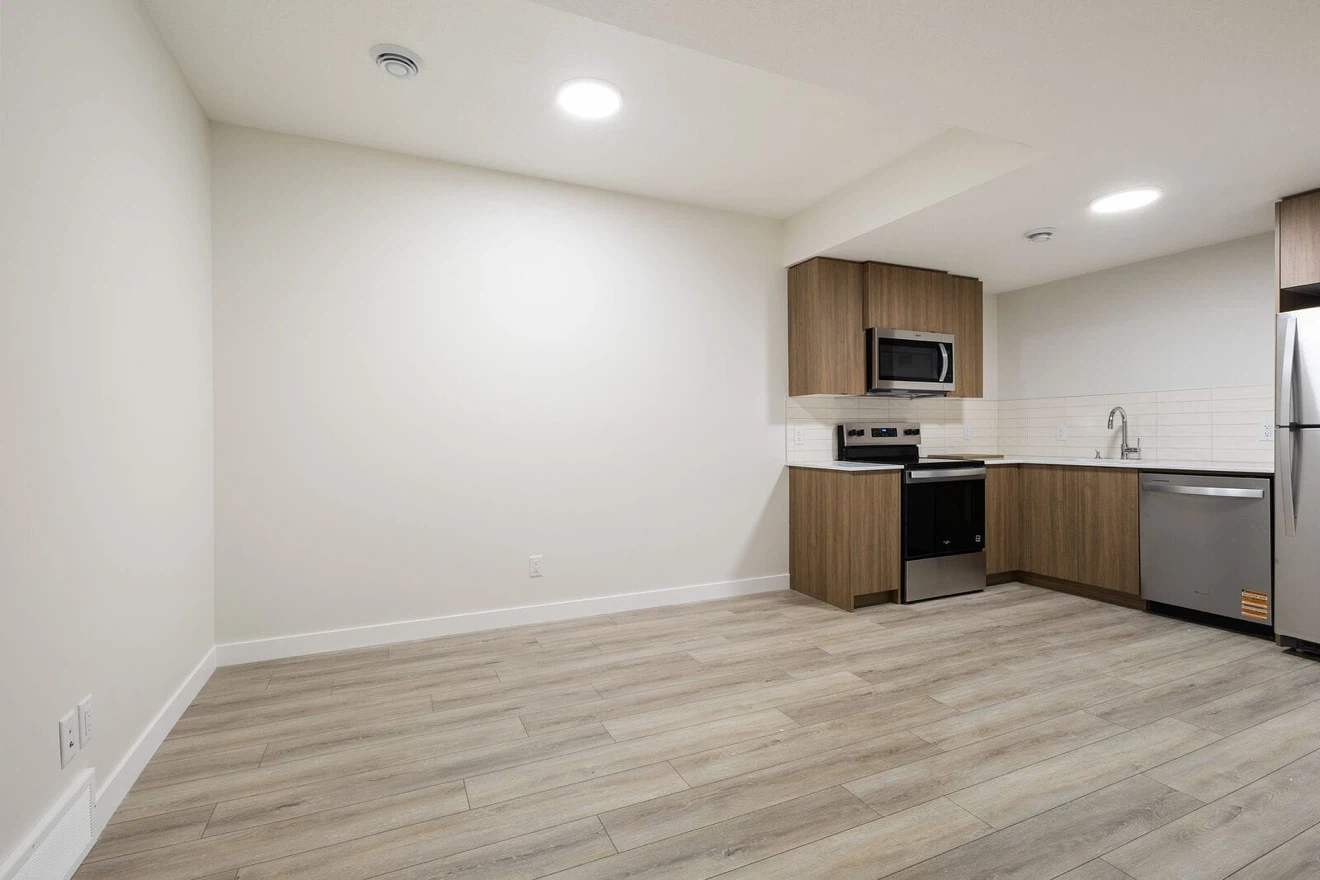 2 bedroom 1 bath for rent - photo 4