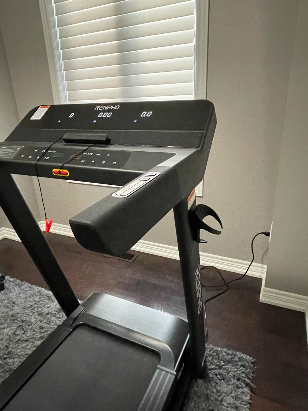 RENPHO Treadmill in Excellent Condition - photo 3