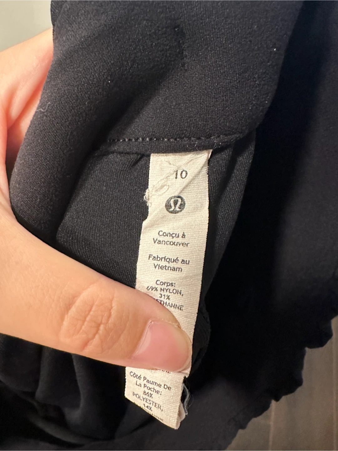 Lululemon Black Jogger Pants Size 10 - photo 3