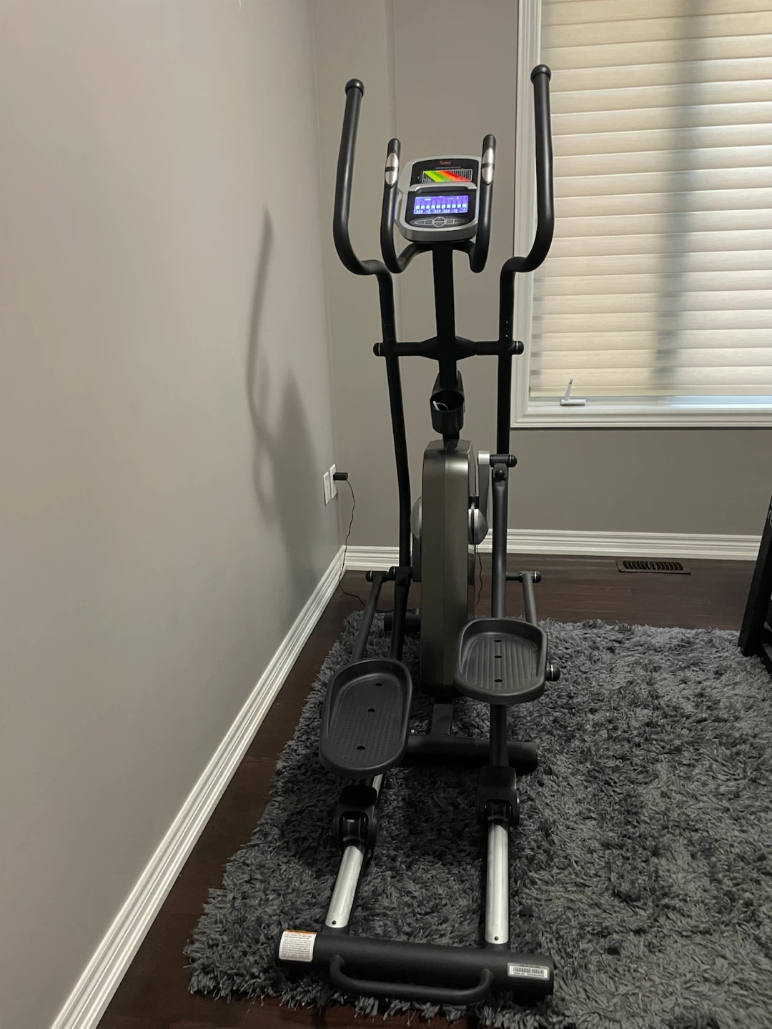 Sunny Health Elliptical in Excellent Condition - photo 2