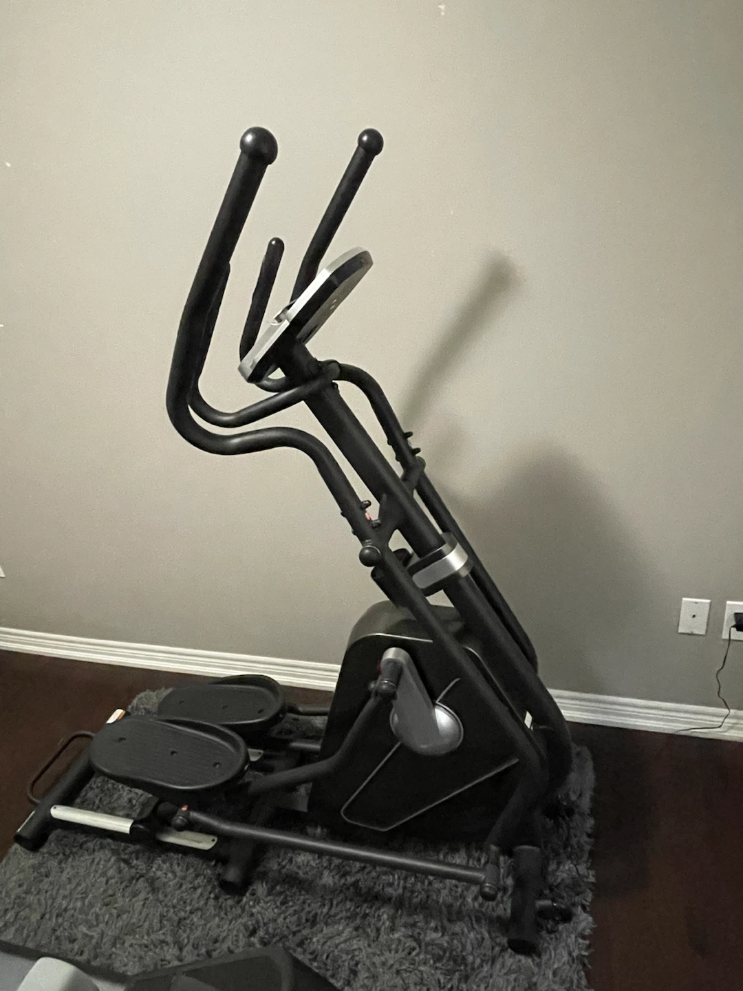 Sunny Health Elliptical in Excellent Condition - photo 5