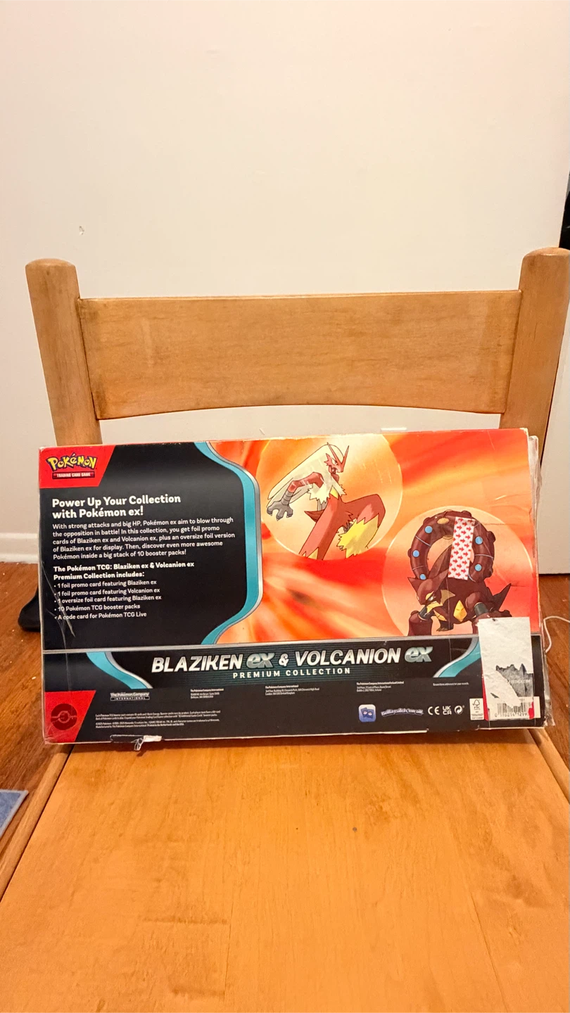 Pokémon Blaziken ex & Volcanion ex Premium Collection Box - photo 3