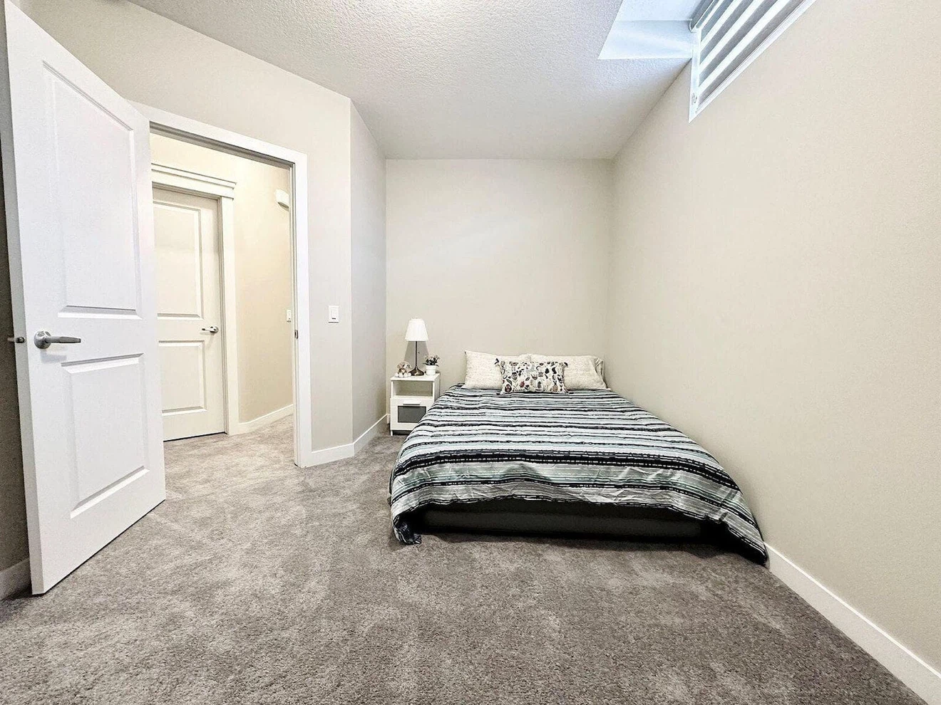 1 bed 1 bath - photo 5