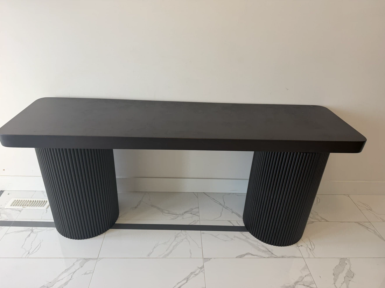 Console Table with Fluted Pedestal Legs - photo 2