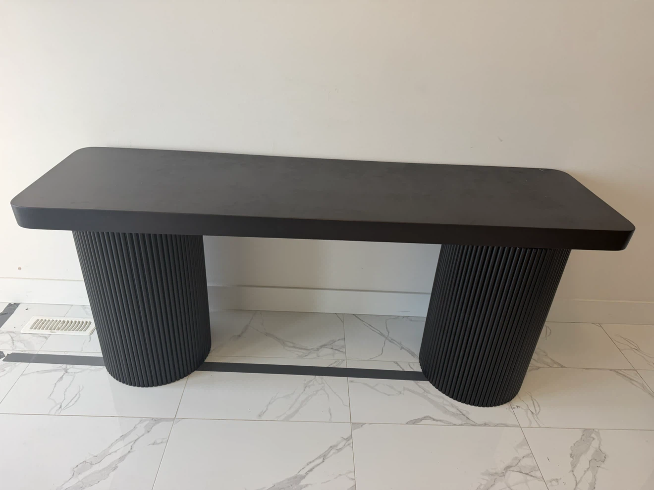 Console Table with Fluted Pedestal Legs - photo 3