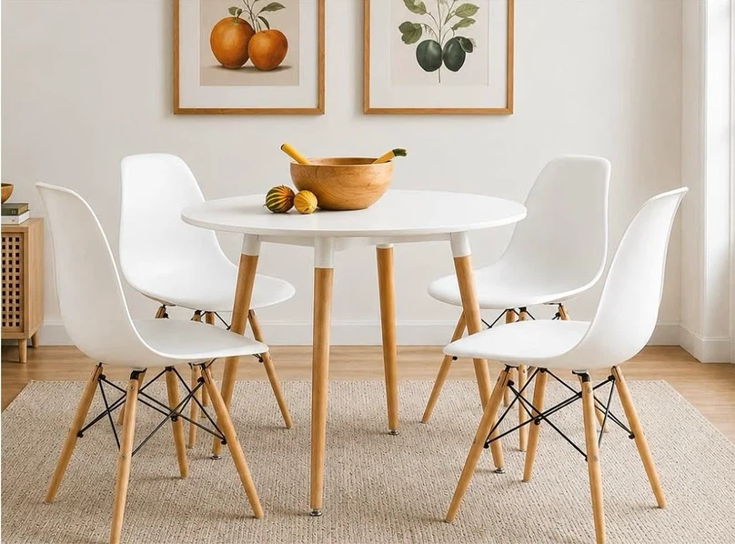 Set of 4 White Dining Chairs with Wooden Legs