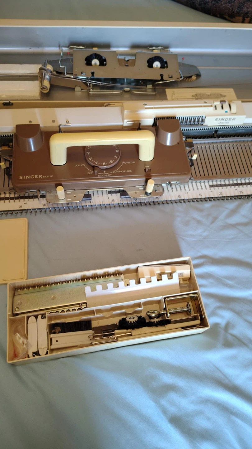 Singer Chunky Punch Card Knitter Mod. 155 - photo 3