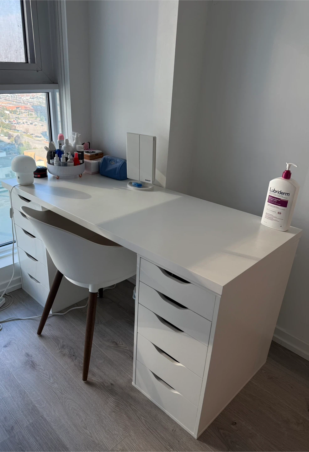 IKEA White Vanity - LAGKAPTEN / ALEX
