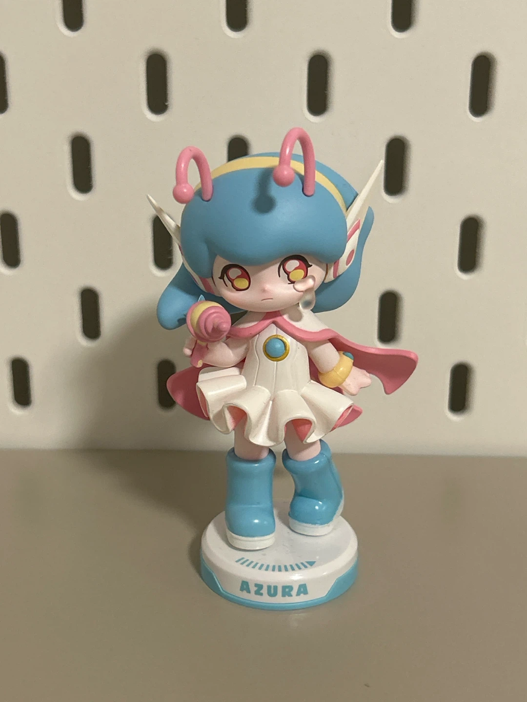 Popmart azura action figure