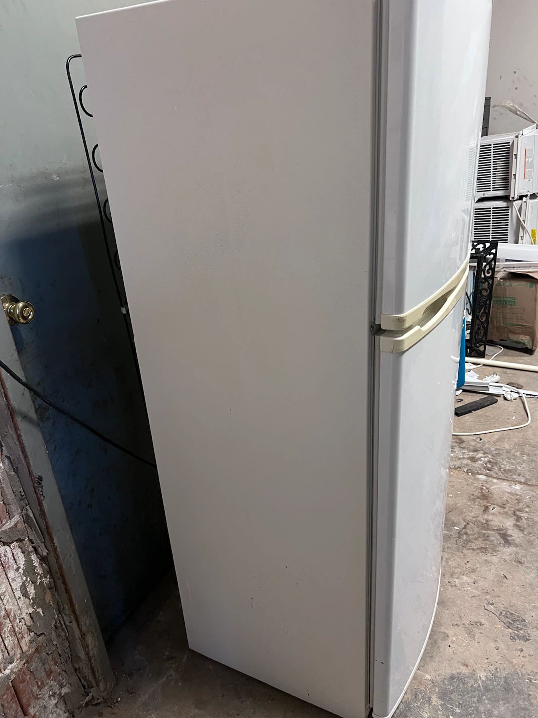 White Whirlpool Refrigerator - photo 4
