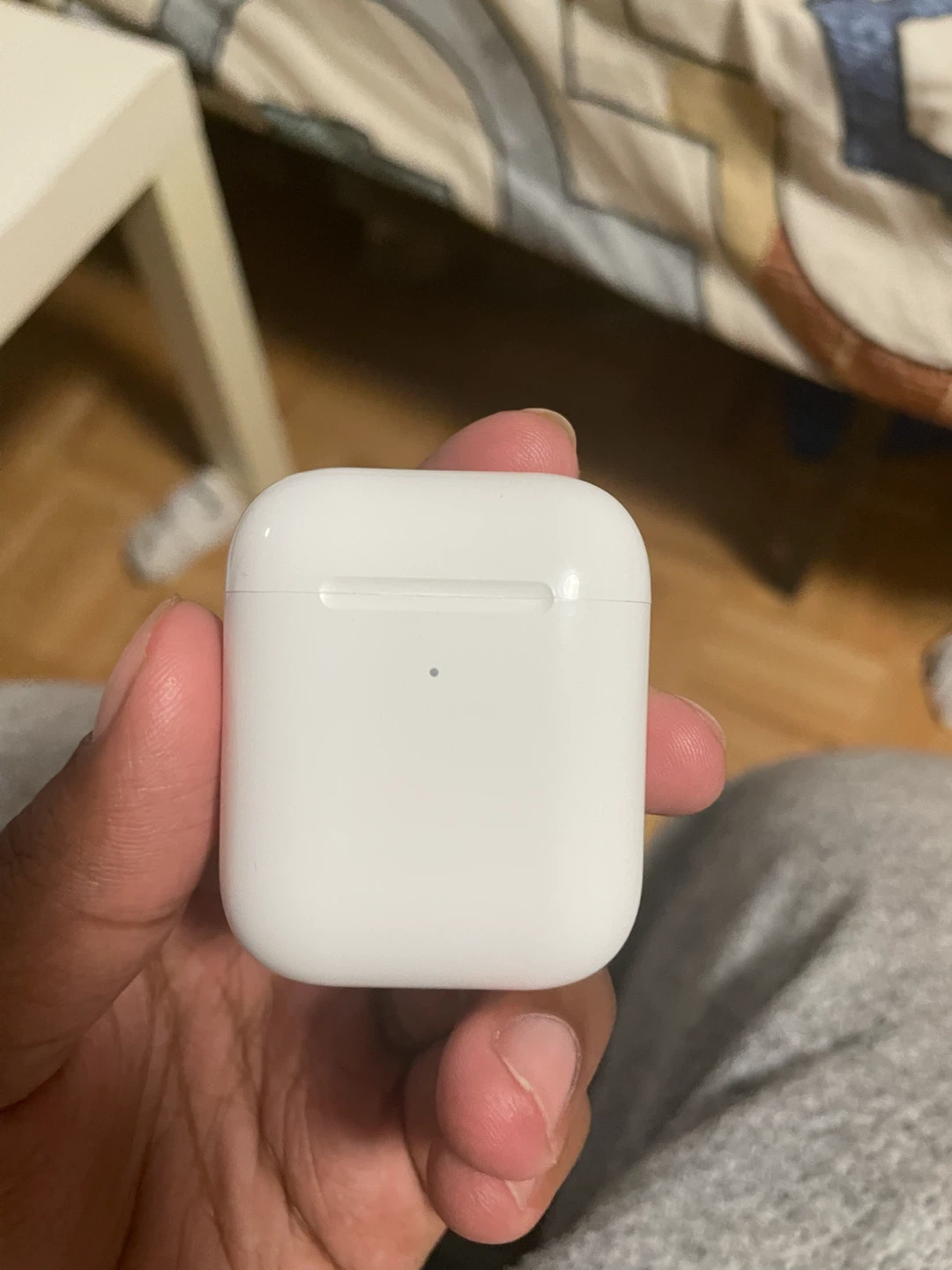 Apple AirPods gen 2 with Charging Case - photo 2