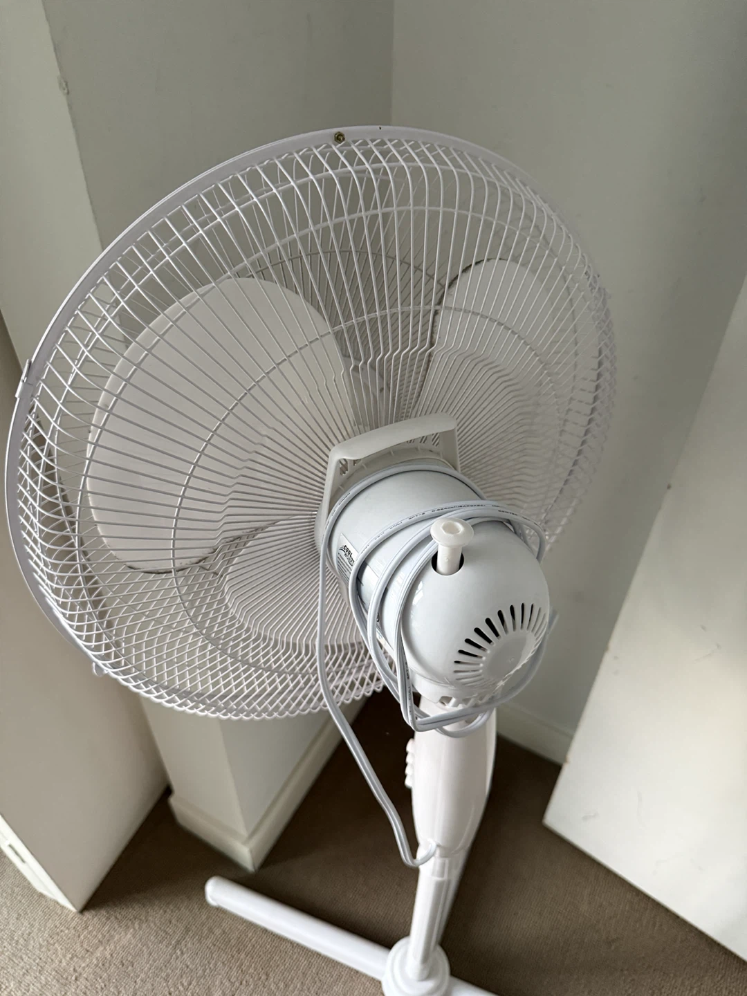 Cool Works White Standing Fan - photo 2