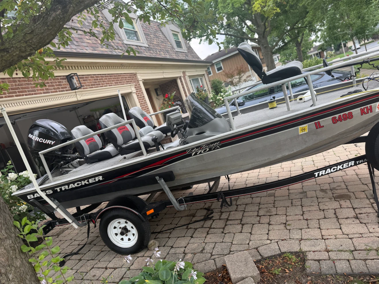 Bass Tracker 170 TX Fishing Boat