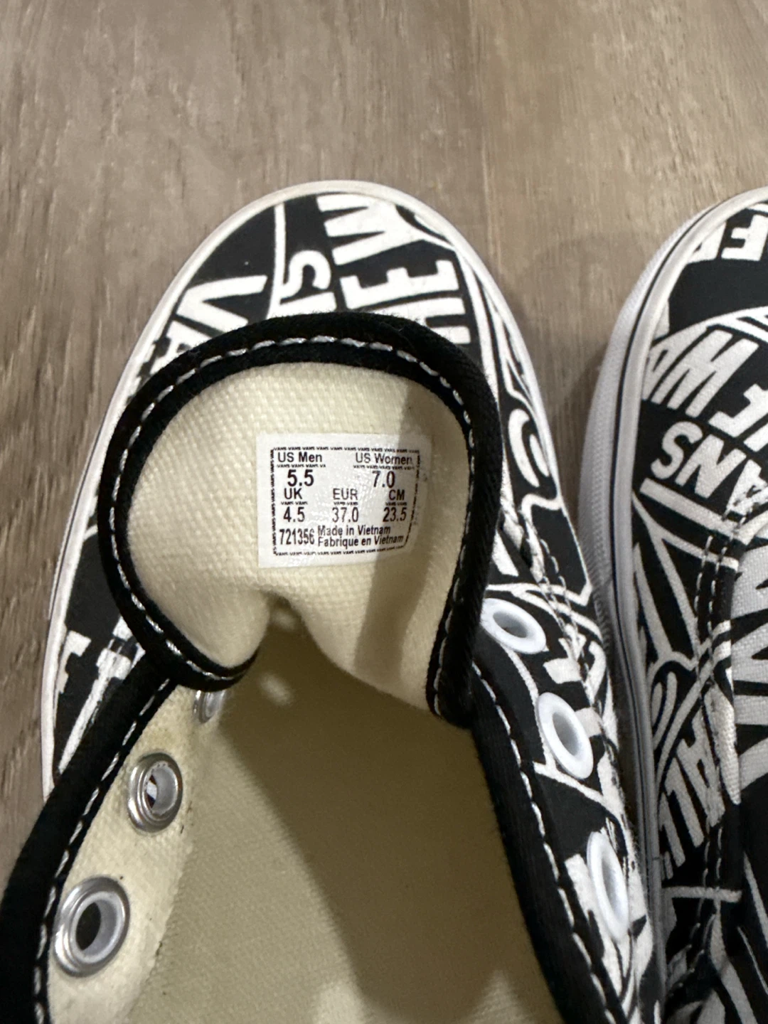 Vans "Off The Wall" Low Top Sneakers - photo 4