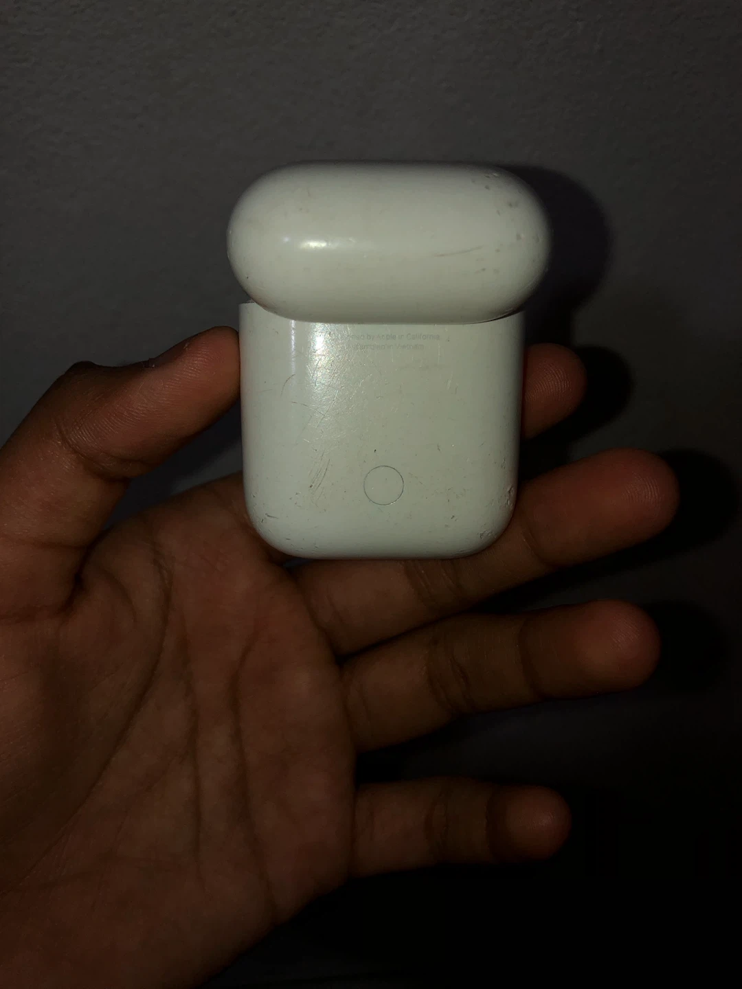 Apple AirPods (2nd Generation) Charging Case - photo 2